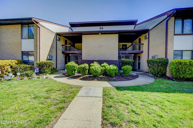59 Amberly Drive F, Manalapan, NJ 07726