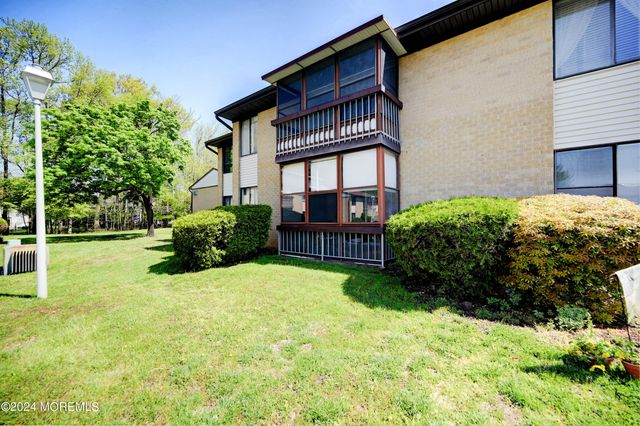 59 Amberly Drive F, Manalapan, NJ 07726