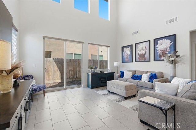 3432 W Good, Visalia, CA 93277