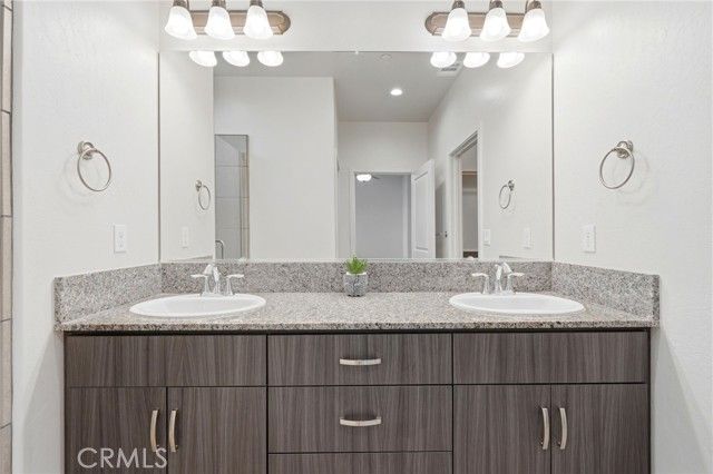 3432 W Good, Visalia, CA 93277