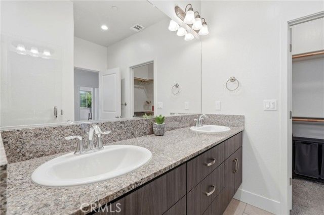 3432 W Good, Visalia, CA 93277