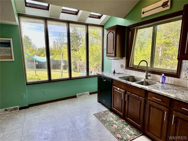 2348 Berg Road, West Seneca, NY 14218