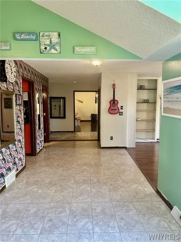 2348 Berg Road, West Seneca, NY 14218