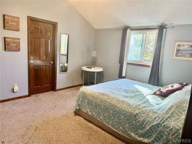 2348 Berg Road, West Seneca, NY 14218