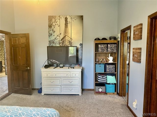 2348 Berg Road, West Seneca, NY 14218