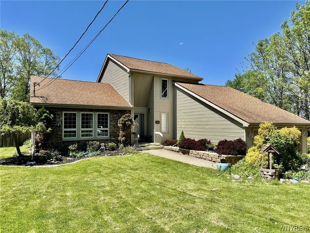 2348 Berg Road, West Seneca, NY 14218
