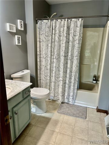 2348 Berg Road, West Seneca, NY 14218