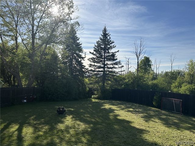 2348 Berg Road, West Seneca, NY 14218