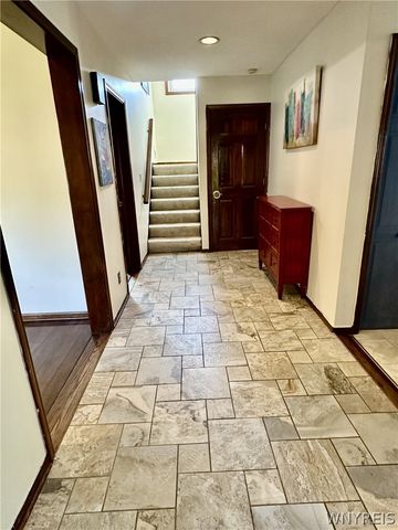 2348 Berg Road, West Seneca, NY 14218