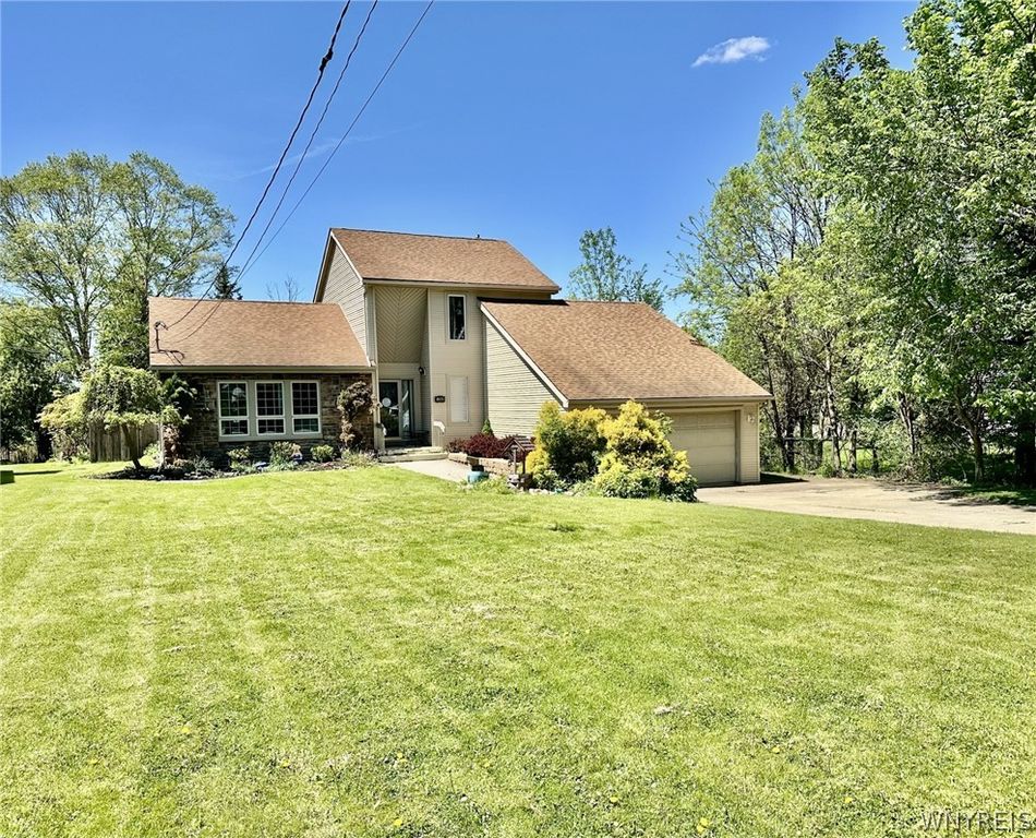 2348 Berg Road, West Seneca, NY 14218