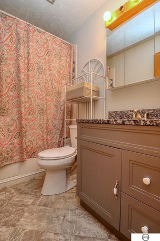 5140 Grassridge Road, Lincoln, NE 68512