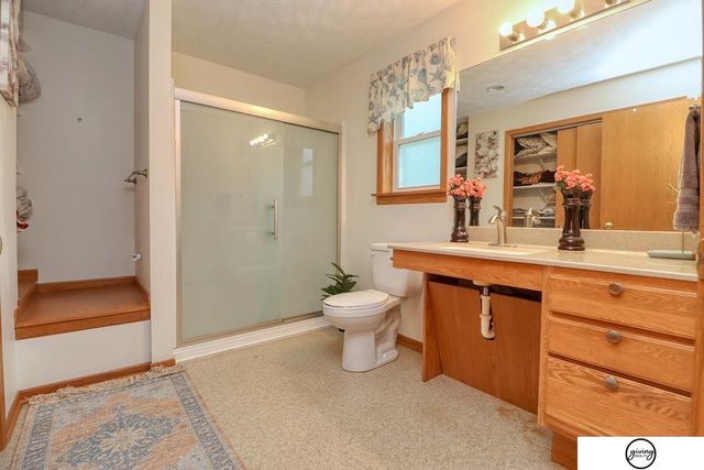 5140 Grassridge Road, Lincoln, NE 68512