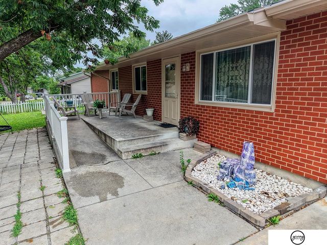 5140 Grassridge Road, Lincoln, NE 68512
