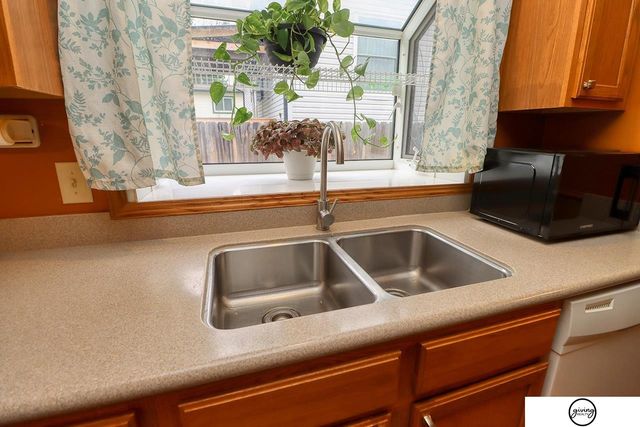 5140 Grassridge Road, Lincoln, NE 68512