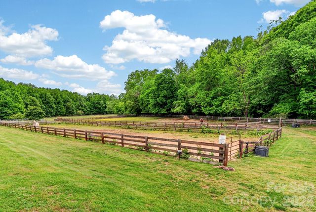 20001 Callaway Hills Lane, Davidson, NC 28036