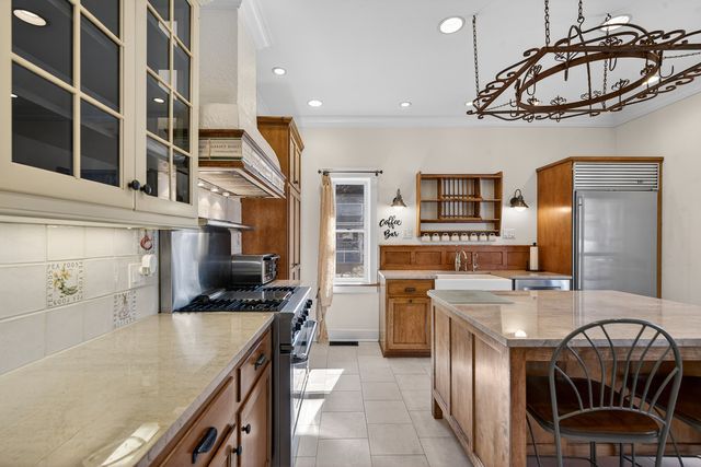 102 Keystone Avenue, River Forest, IL 60305
