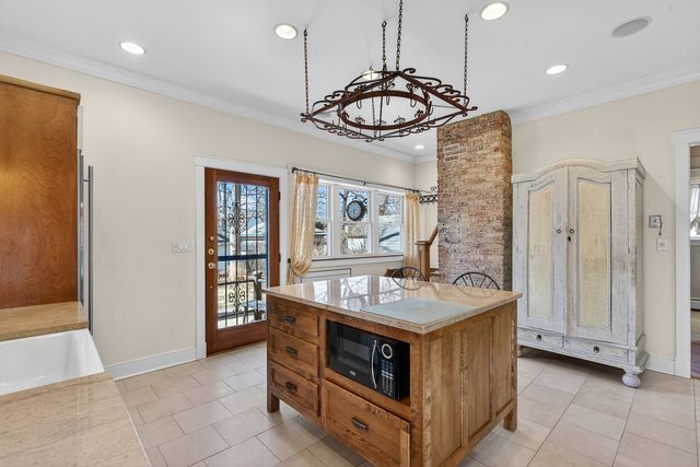 102 Keystone Avenue, River Forest, IL 60305