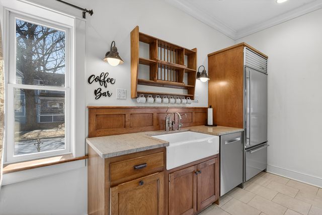 102 Keystone Avenue, River Forest, IL 60305