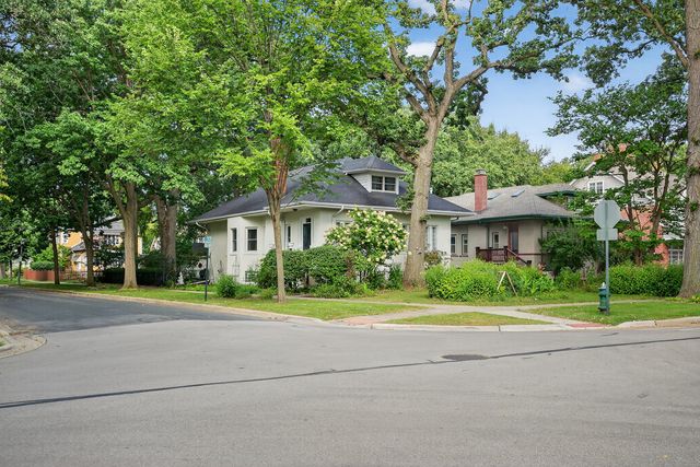 102 Keystone Avenue, River Forest, IL 60305