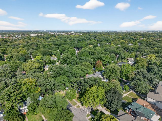 102 Keystone Avenue, River Forest, IL 60305