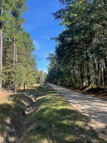 9168 Old Georgetown Road, Mcclellanville, SC 29458