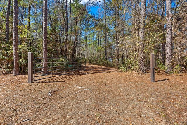 9168 Old Georgetown Road, Mcclellanville, SC 29458