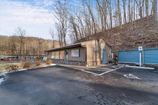 1290 Brodhead Rd, Moon/crescent Twp, PA 15108
