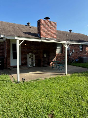 1 Danbury, Jacksonville, AR 72076