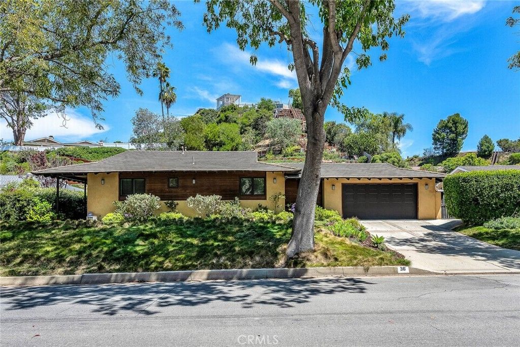 Image 2 of property listing at 36 Encanto Drive, Rolling Hills Estates, CA 90274