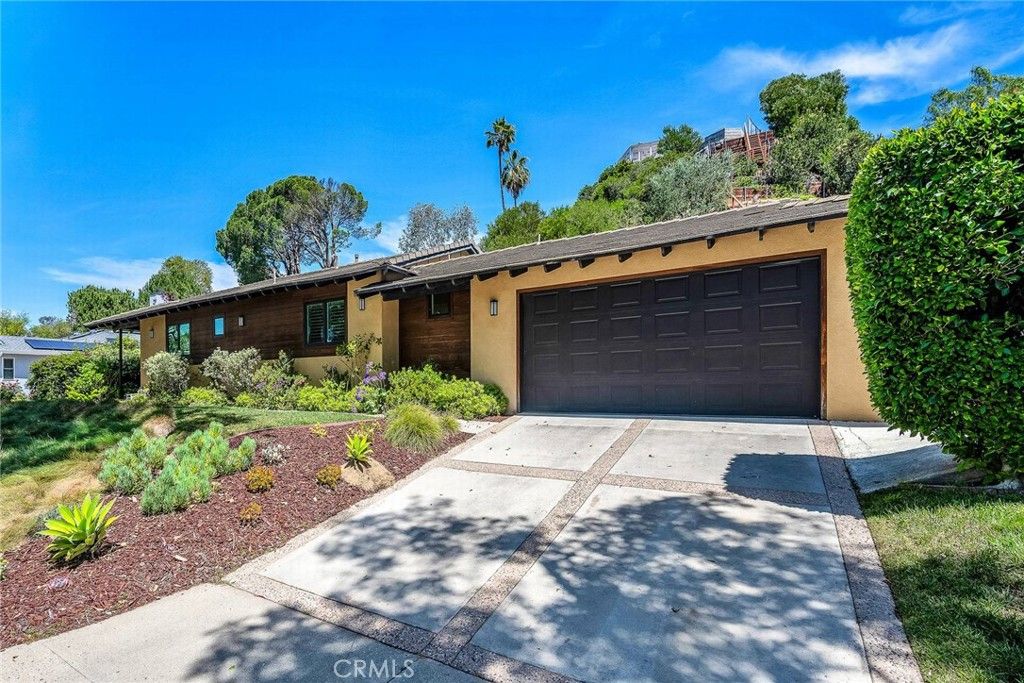 Image 4 of property listing at 36 Encanto Drive, Rolling Hills Estates, CA 90274