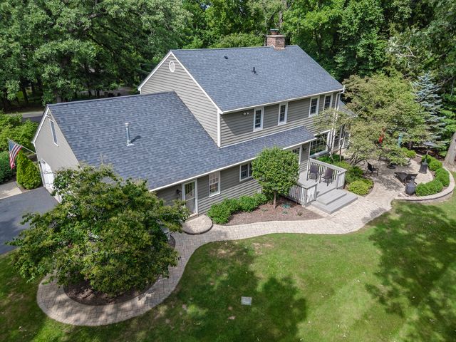 9217 Shadow Lane, Bull Valley, IL 60097