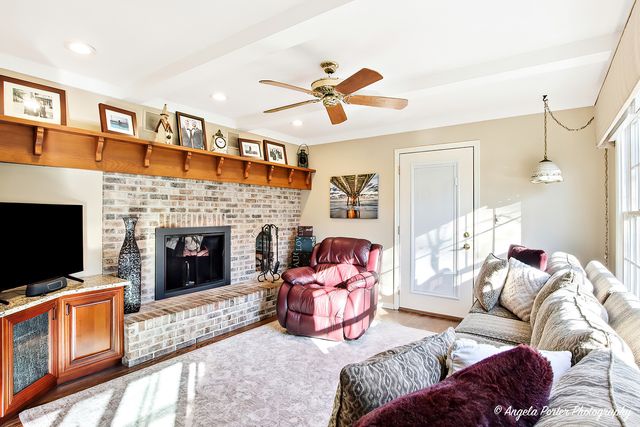 9217 Shadow Lane, Bull Valley, IL 60097