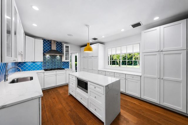 232 Essex Lane, West Palm Beach, FL 33405