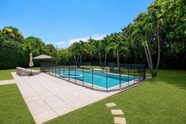 232 Essex Lane, West Palm Beach, FL 33405