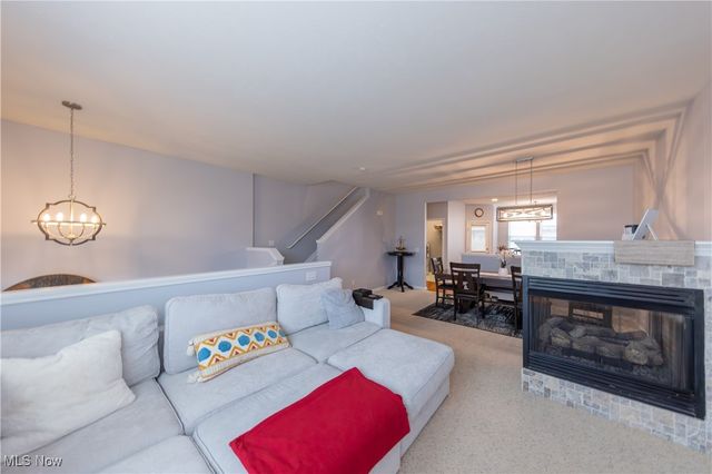 386 Caleb Drive, Copley, OH 44321