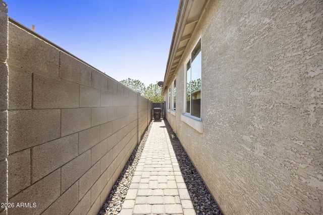 11766 W CHASE Lane, Avondale, AZ 85323