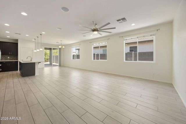 11766 W CHASE Lane, Avondale, AZ 85323