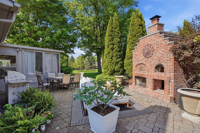12019 N Canton Center Road, Plymouth Charter Township, MI 48170