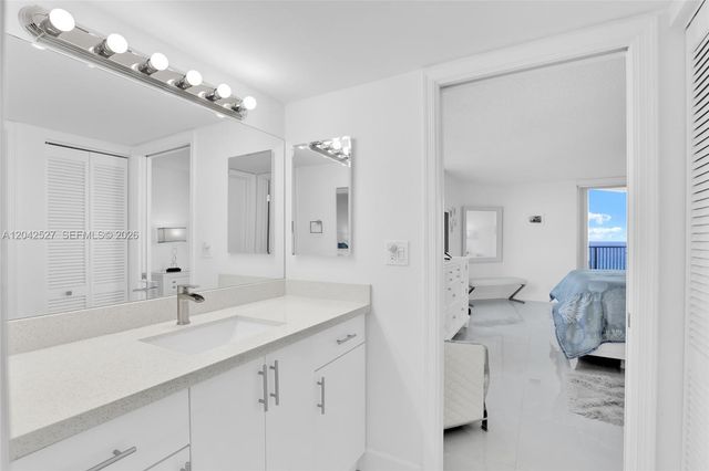 5200 N Ocean Drive 1105, Singer Island, FL 33404