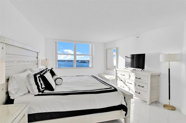 5200 N Ocean Drive 1105, Singer Island, FL 33404