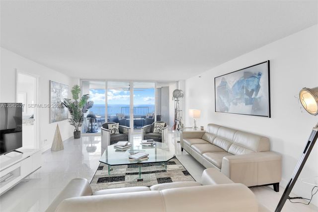 5200 N Ocean Drive 1105, Singer Island, FL 33404