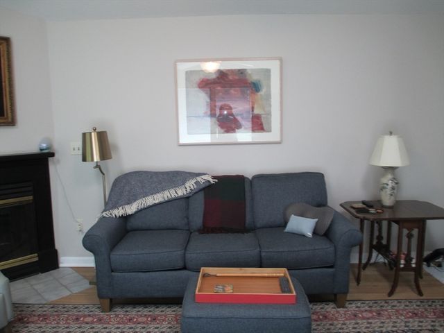 600 Ridgefield Cir A, Clinton, MA 01510