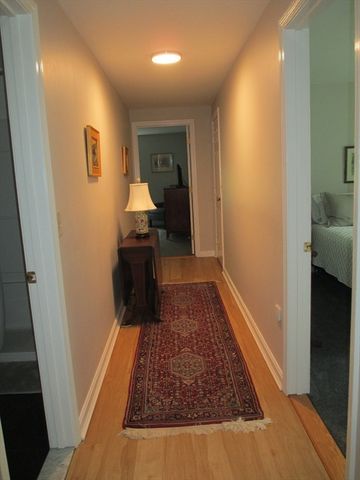 600 Ridgefield Cir A, Clinton, MA 01510
