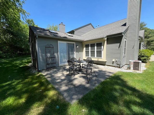 600 Ridgefield Cir A, Clinton, MA 01510