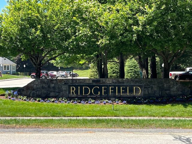 600 Ridgefield Cir A, Clinton, MA 01510