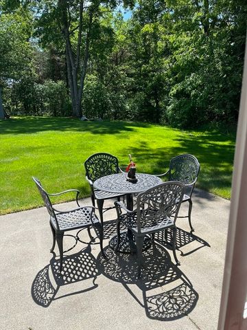 600 Ridgefield Cir A, Clinton, MA 01510