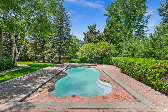 5757 S HOLLADAY BLVD, Holladay, UT 84121