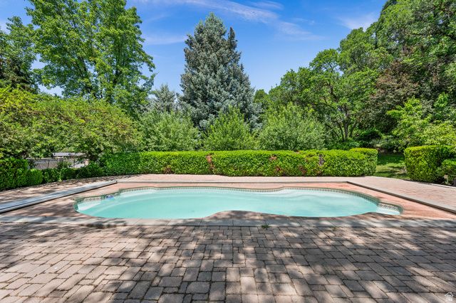 5757 S HOLLADAY BLVD, Holladay, UT 84121