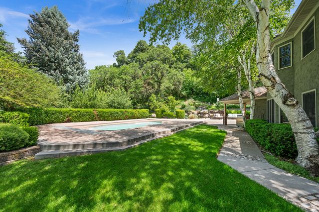 5757 S HOLLADAY BLVD, Holladay, UT 84121