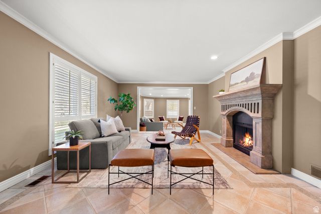 5757 S HOLLADAY BLVD, Holladay, UT 84121